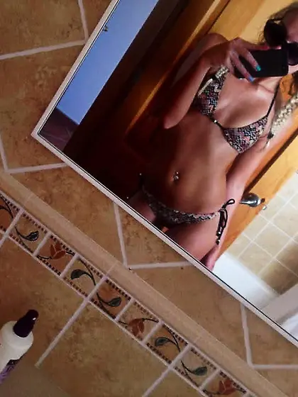 Uk amateur slag Juliette exposed