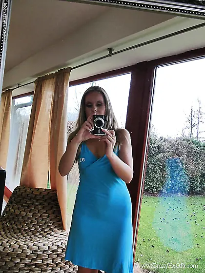 Tiny horny girlfriend