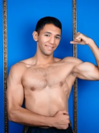 Brunette Troy Live Orgasm.