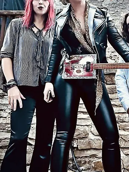 pics and gifs 11-18-25