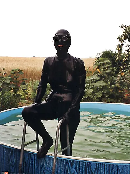 Spandex im Pool