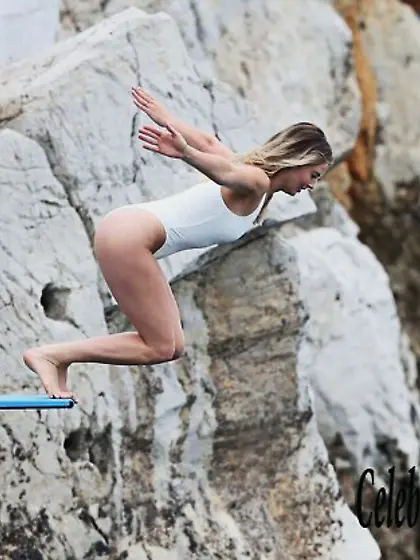 Margot Robbie Hot