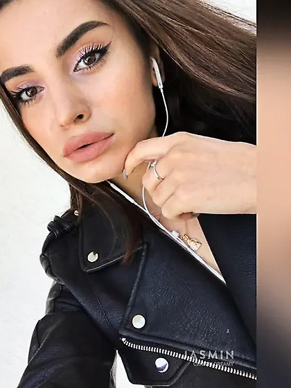 Bisexual teen girl