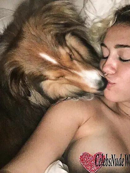 Topless Photo of Miley Cyrus