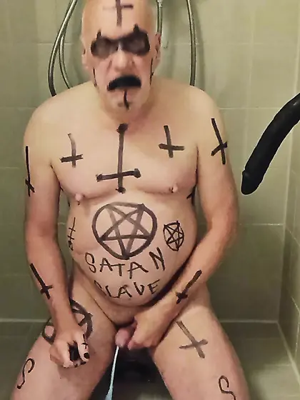 Satan Slave Cuts Open His Own Nipples