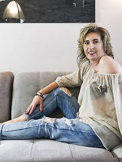 White milf with nice tits like to roleplay