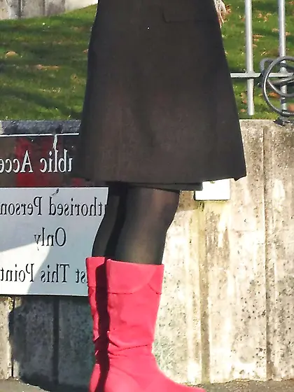 Voyeur Crimson Shoes Mummy