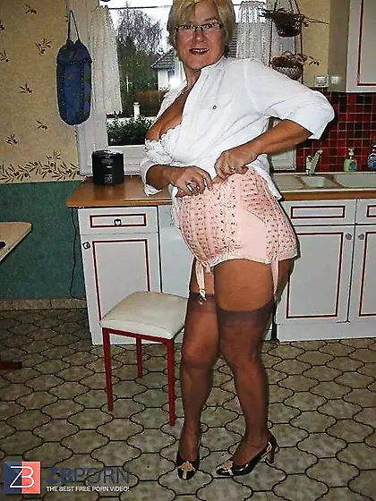 Stellar mature in downright fashioned nylons tights