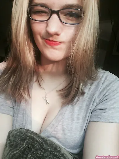 i love machine guns and i love bullets in my tits