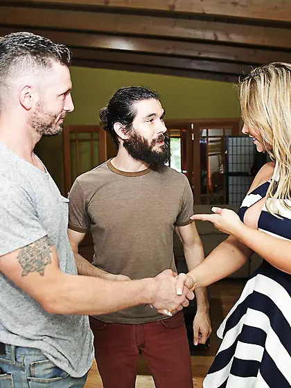 Round ass mature brunette cougar