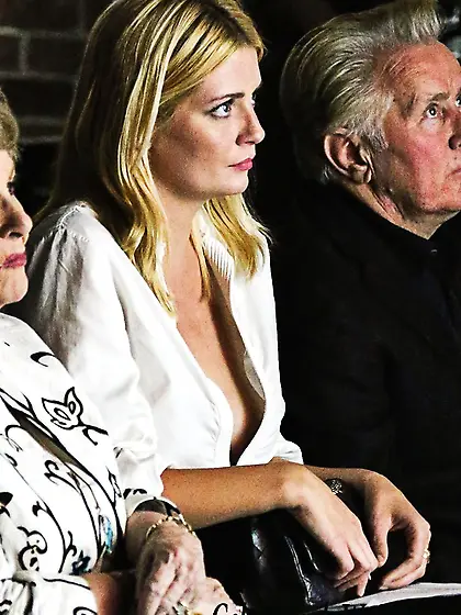 Mischa Barton Braless Nipple Slip While At Bhopal: A Prayer For