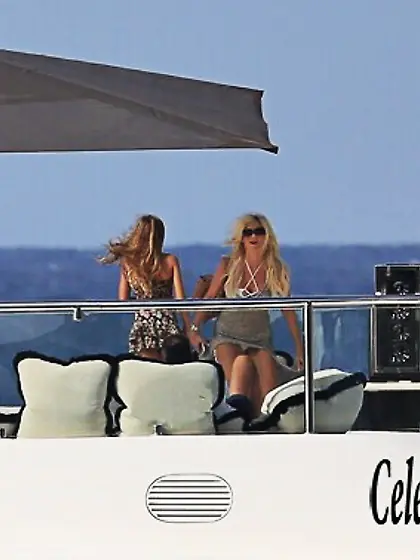 Sexy Photos of Victoria Silvstedt