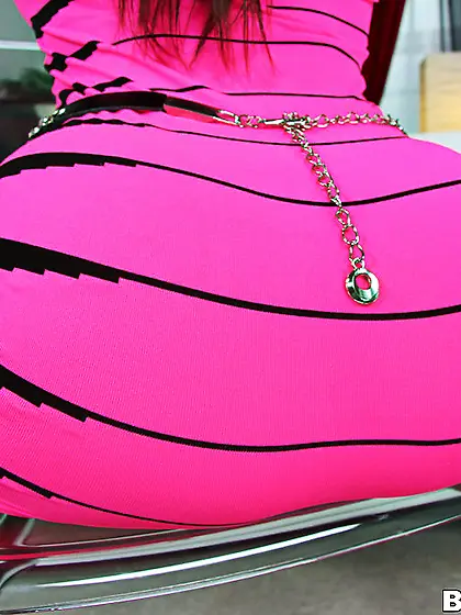 Good looking mum with big boobs & open honey-pot sucks massi