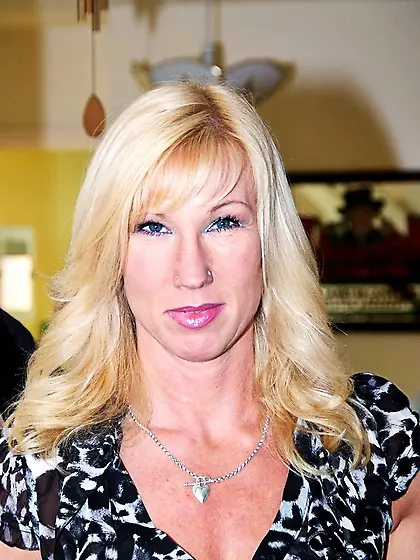 Cougar Melody from United Kingdom Sexy In...