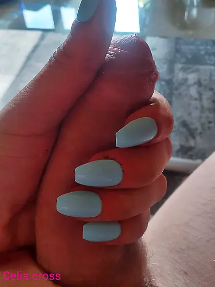 Belle petite salope trans shemale pute a bite travesti francaise