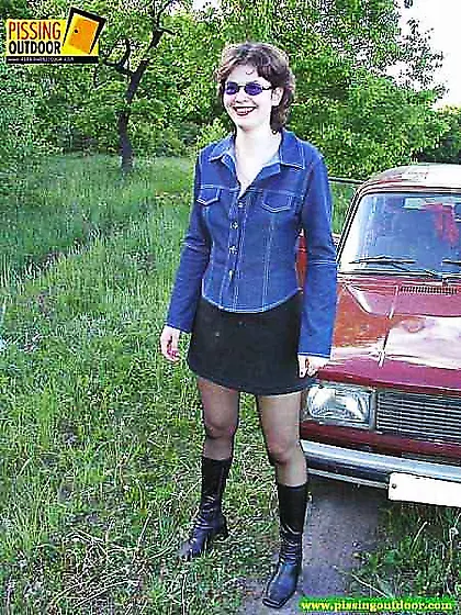 Bad girl peeing