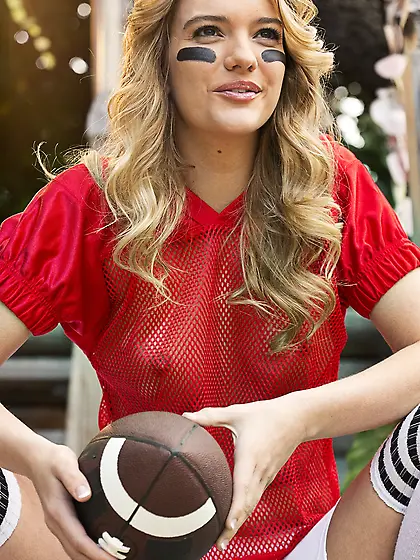 Love is a football fan and always gets horny when she touches a