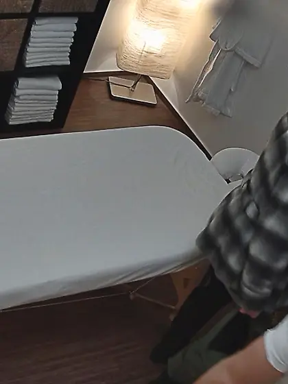 Elegant blonde fully naked