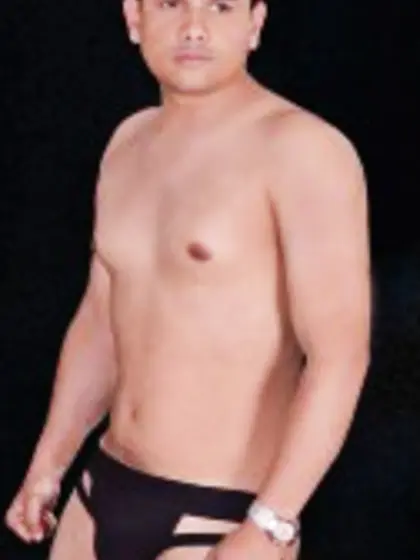 Brunette Mariolatino.