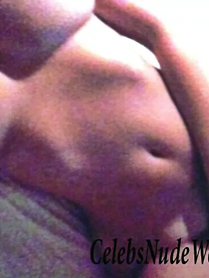 Kelly Brook nude photos