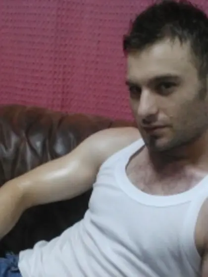 Brunette Victor Striptease.