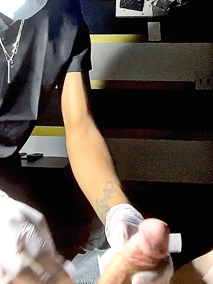 Dick wax at beauty salon