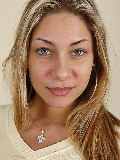 Tanned hot blonde Rachel Evans stripping her underwear and showi