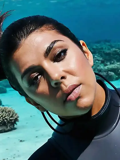 Kourtney Kardashian out of air