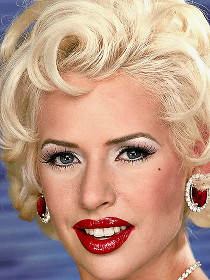 SaRenna In The Wild Wild Chest