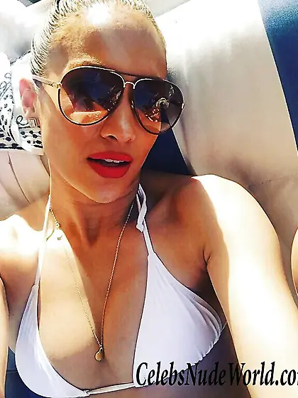 Sexy Photo of Jennifer Lopez