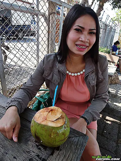 Ping is going to show off her nipples and sexy pussy up close
