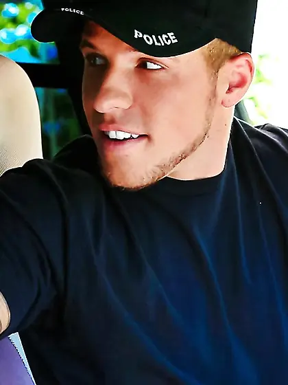 Brunette seduces cop