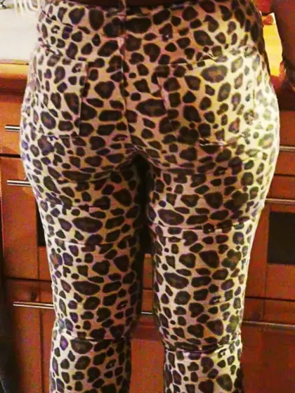 me in leopard leggins