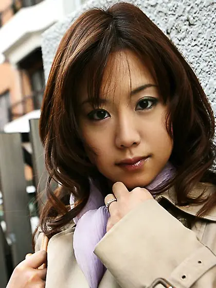 Lingerie babe Misa Idols is tickling her beautiful cunt through