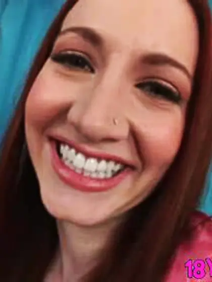 Small saggy tits bounce