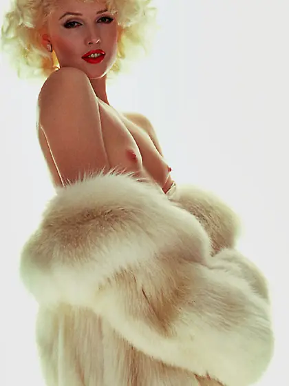 Super sexy blonde darling