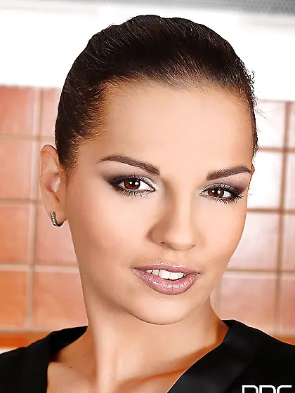 Hungarian hairy trimmed pussy