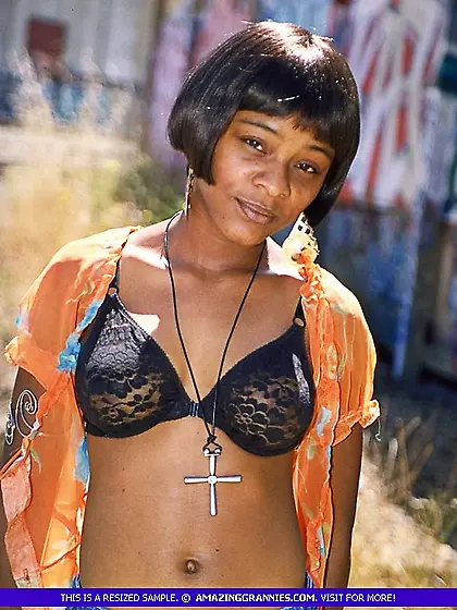 Chick strips jeans shows