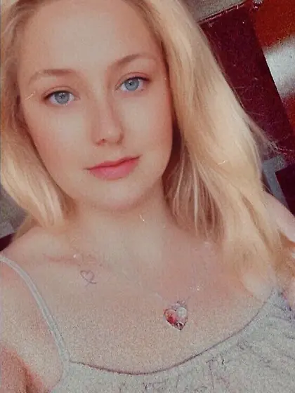 Ukrainian refugee dream teen