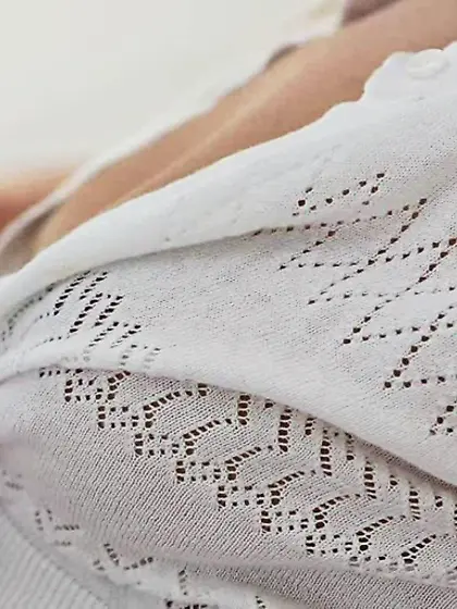 Doll eyed blonde hottie