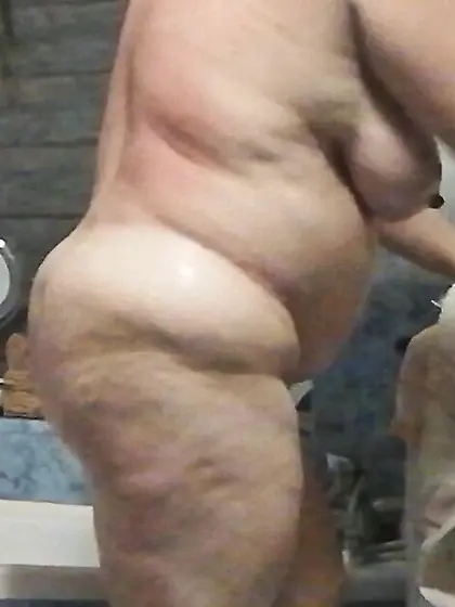 wife tits and niples in bathroom