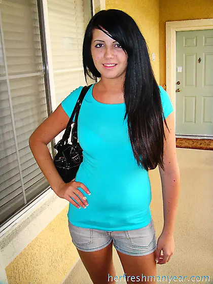 Lusty dark hair hottie