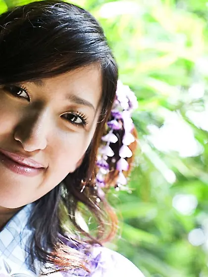 Filthy Asian babe Ruru Idols bares off top and proves her boobs