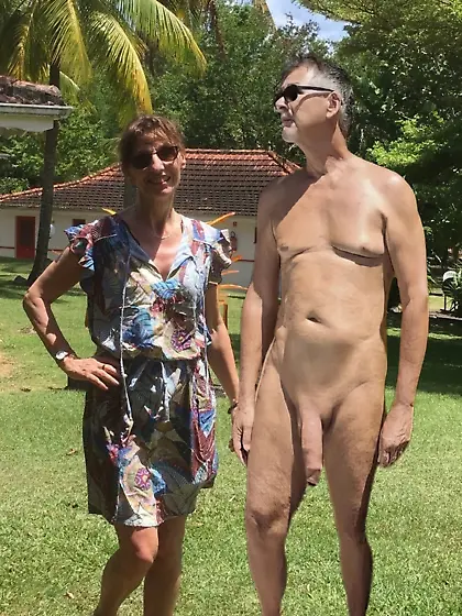 Ric flashing cock again