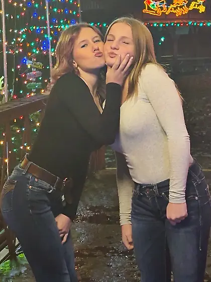 Girls From Threads Dez. 25