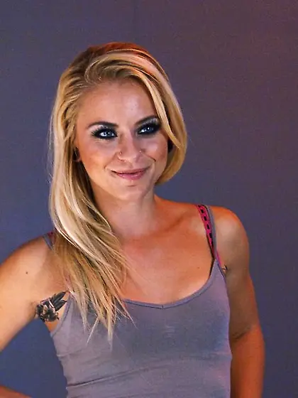 Blonde gal rides sybian