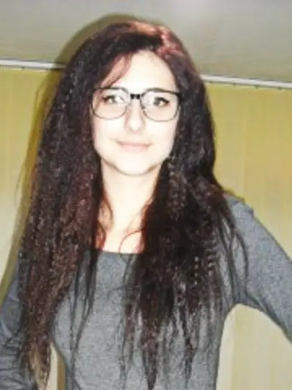 Brunette issabelle perform anal