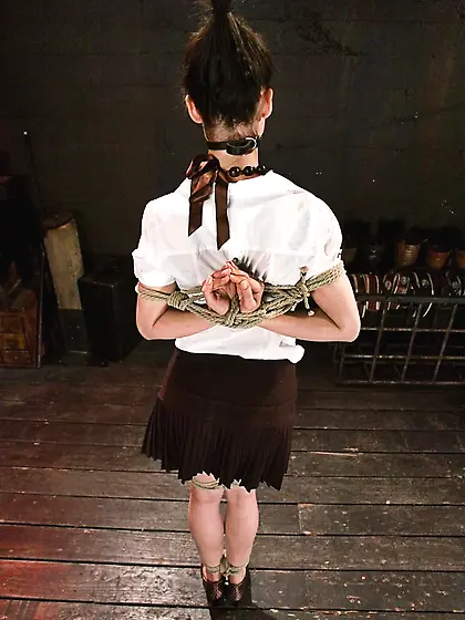 Skinny girl likes hanged