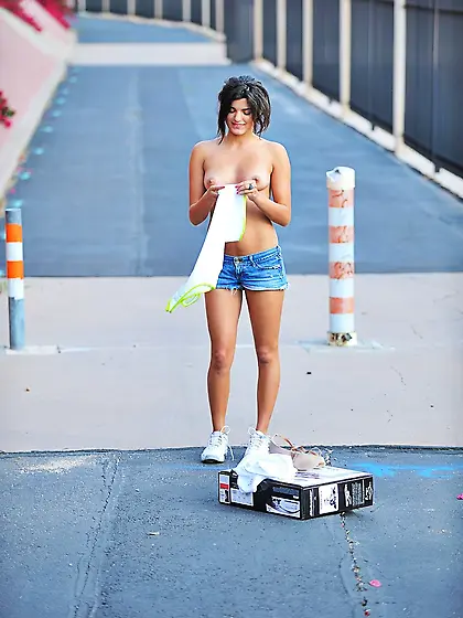 Nude sport