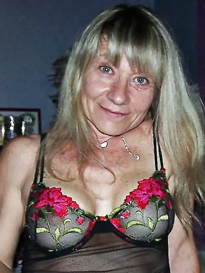 slutty milf linda in black lingerie